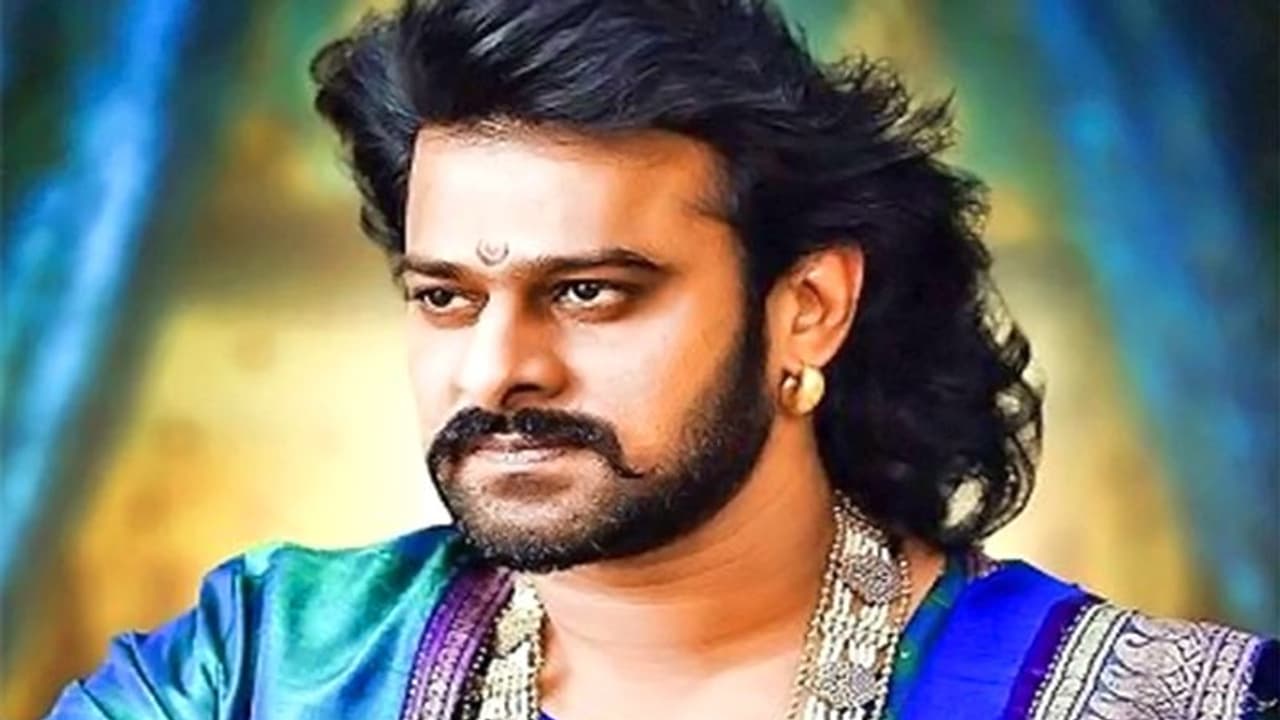 Baahubali की दरियादिली, Prabhas ने बाढ़ से जूझ रहे आंध्र प्रदेश के लिए दान किए 1 करोड़