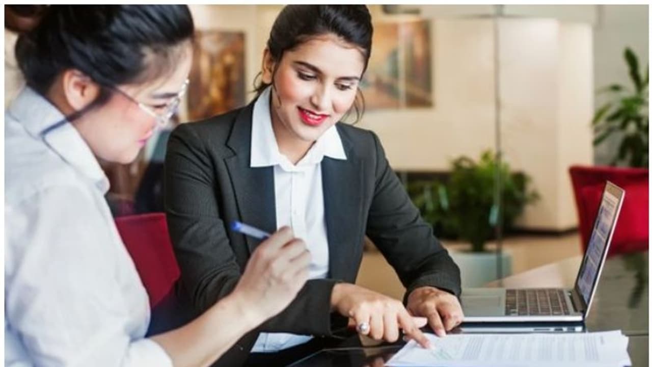 Bank Jobs : ബാങ്കിം​ഗ്, ബാങ്കിംഗ് ഇതര മേഖലയിൽ വൻ തൊഴിലവസരങ്ങൾ; അടുത്ത 3 വർഷത്തിനുള്ളിൽ 70,000 നിയമനങ്ങള്‍