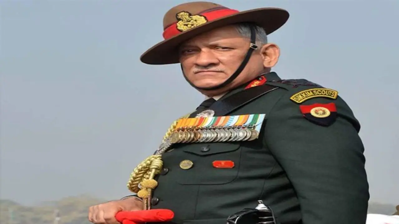 Bipin Rawat Passed Away: 5 मिनट बाद होने वाली थी लैंडिंग, 9 बजे यात्रा की शुरुआत 12.20 पर आई क्रैश की खबर Bipin Rawat Passed Away: 5 मिनट बाद होने वाली थी लैंडिंग, 9 बजे यात्रा की शुरुआत 12.20 पर आई क्रैश की खबर