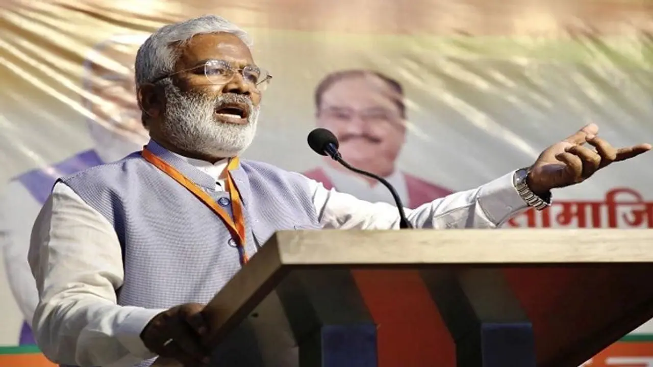 कानून का राज स्थापित करने के लिए गुंडों और माफियाओं पर योगी सरकार में हुई कार्रवाई: स्वतंत्र देव सिंह कानून का राज स्थापित करने के लिए गुंडों और माफियाओं पर योगी सरकार में हुई कार्रवाई: स्वतंत्र देव सिंह