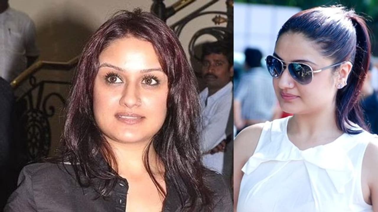 డైరెక్టర్ తో ఎఫైర్.. రెండో పెళ్ళికి రెడీ అవుతున్న 7/G బృందావన కాలనీ హీరోయిన్ ? డైరెక్టర్ తో ఎఫైర్.. రెండో పెళ్ళికి రెడీ అవుతున్న 7/G బృందావన కాలనీ హీరోయిన్ ?