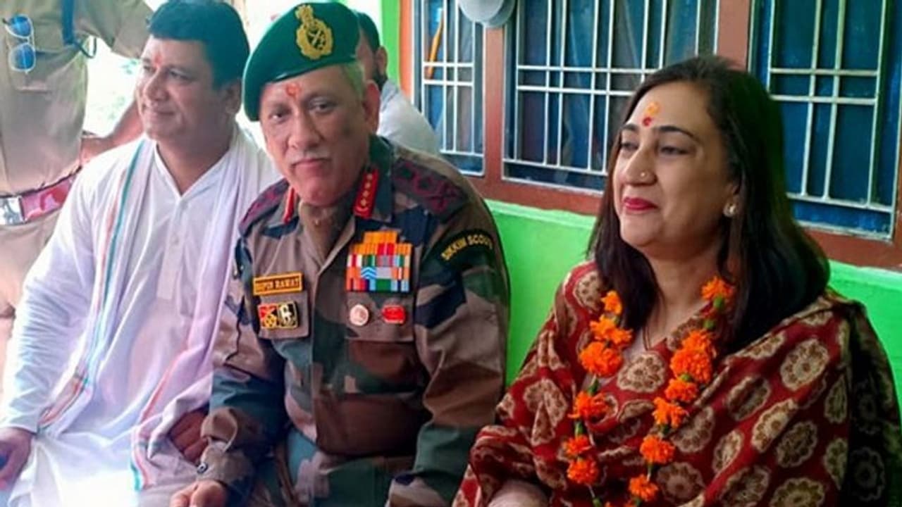 Bipin Rawat : భర్తకు తగ్గ భార్య .. చివరికి ఆయనతో పాటే దేశసేవలో ప్రాణ త్యాగం