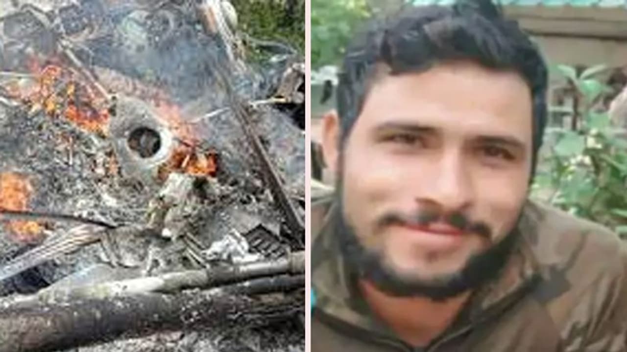 CDS Bipin Rawat के हेलिकॉप्टर क्रैश में MP के वीर सपूत जितेंद्र कुमार की भी मौत..घर के बाहर भीड़ बहा रही आंसू CDS Bipin Rawat के हेलिकॉप्टर क्रैश में MP के वीर सपूत जितेंद्र कुमार की भी मौत..घर के बाहर भीड़ बहा रही आंसू