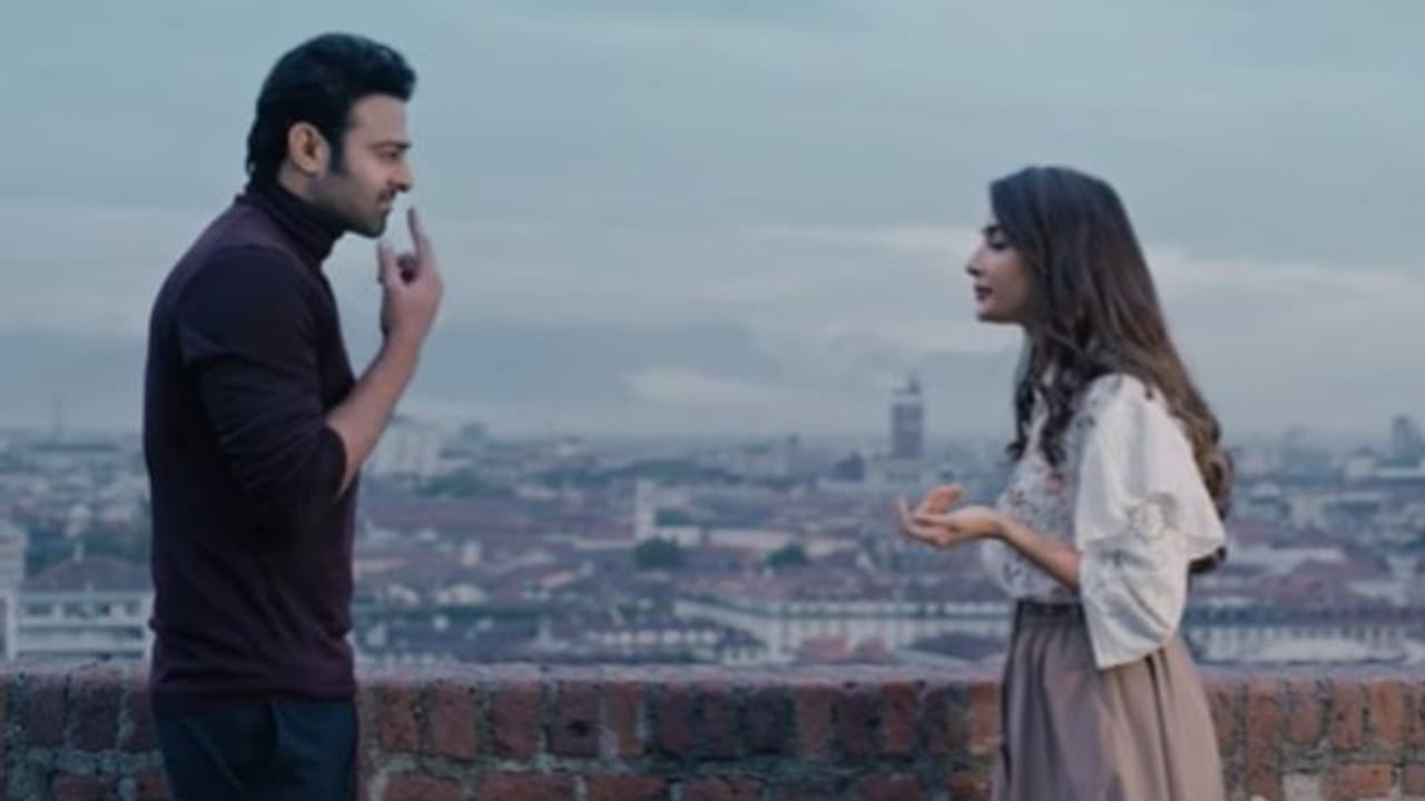 Radhe Shyam : பாகுபலி பிரபாஸின் படத்திலிருந்து வெளியாகியுள்ள காதல் சோக கீதம் "SochLiya" Radhe Shyam : பாகுபலி பிரபாஸின் படத்திலிருந்து வெளியாகியுள்ள காதல் சோக கீதம் "SochLiya"