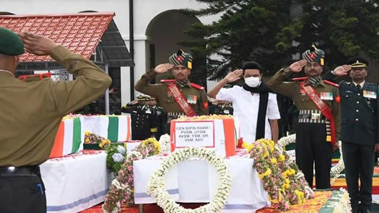 MKStalin: தேசப்பற்றோடு வீரவணக்கம் செலுத்திய மு.க. ஸ்டாலின்...!! நெகிழ்ந்து போன ராணுவ வீரர்கள்..!