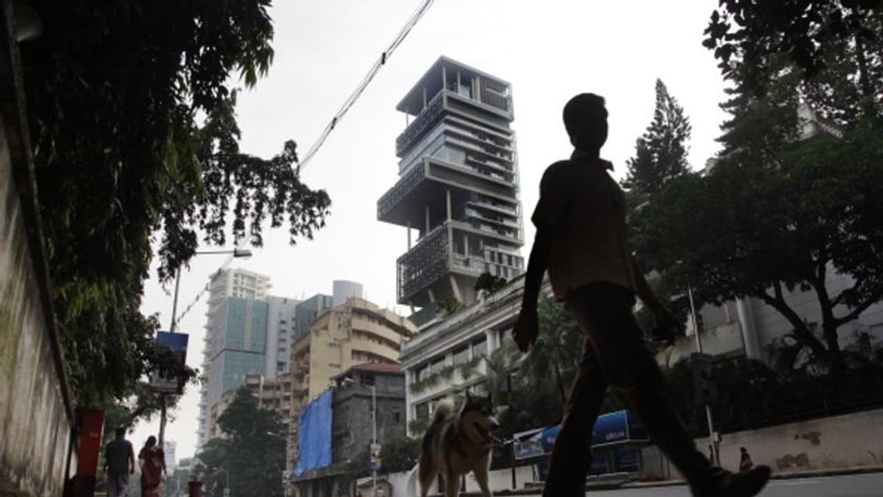 World Inequality Report: అస‌మాన భార‌త్.. పెరుగుతున్న అంత‌రాలు !