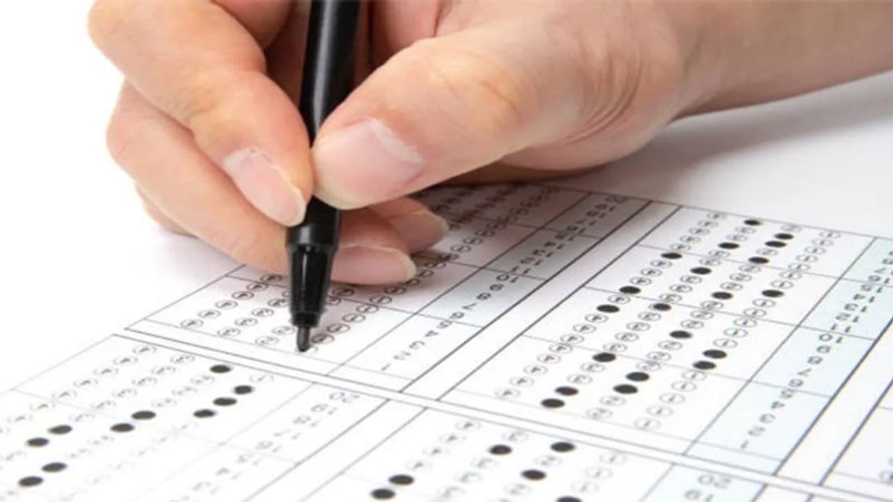 KFD FG Exam Result Announced: ಫಾರೆಸ್ಟ್ ಗಾರ್ಡ್ ಹುದ್ದೆ ಲಿಖಿತ ಪರೀಕ್ಷೆಯ ಫಲಿತಾಂಶ ಬಿಡುಗಡೆ KFD FG Exam Result Announced: ಫಾರೆಸ್ಟ್ ಗಾರ್ಡ್ ಹುದ್ದೆ ಲಿಖಿತ ಪರೀಕ್ಷೆಯ ಫಲಿತಾಂಶ ಬಿಡುಗಡೆ