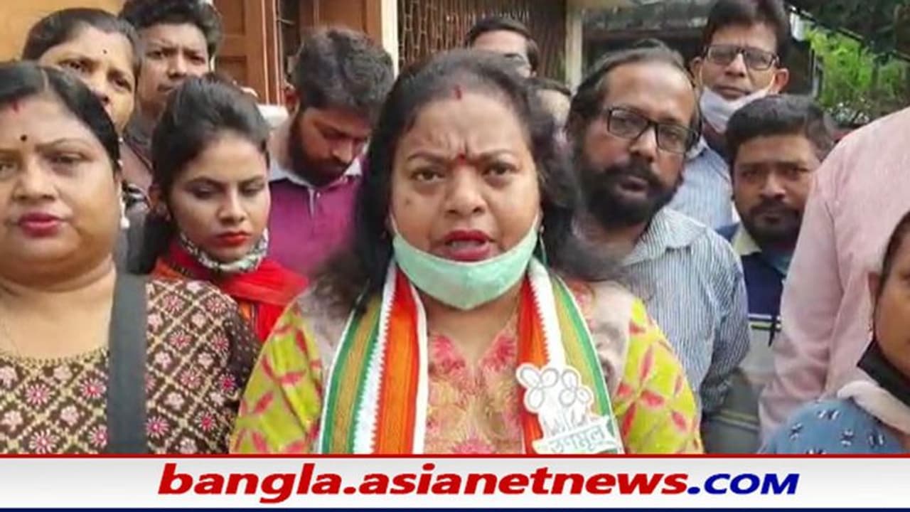 KMC Polls 2021: রত্না চট্টোপাধ্য়ায়ের হোর্ডিং ছিড়ে পুড়িয়ে ফেলার অভিযোগ, কাঠগড়ায় বামেরা KMC Polls 2021: রত্না চট্টোপাধ্য়ায়ের হোর্ডিং ছিড়ে পুড়িয়ে ফেলার অভিযোগ, কাঠগড়ায় বামেরা