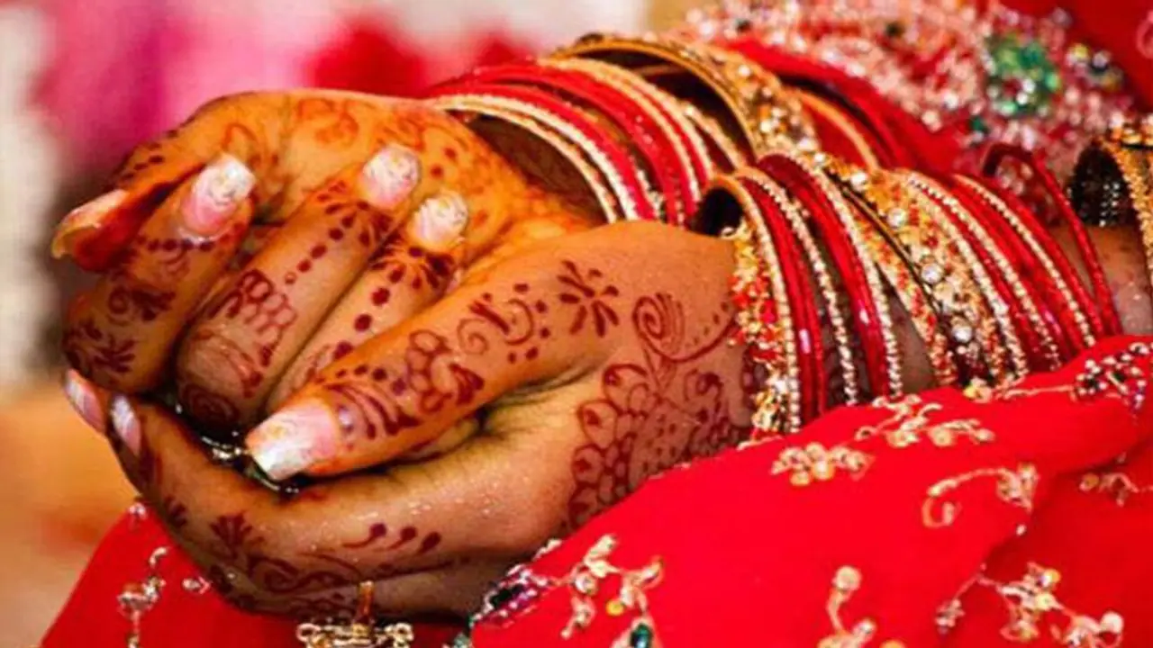 ये है विवाह की सबसे खास परंपरा, इसके बिना पूरी नहीं होती है शादी, जानिए धार्मिक और मनोवैज्ञानिक कारण ये है विवाह की सबसे खास परंपरा, इसके बिना पूरी नहीं होती है शादी, जानिए धार्मिक और मनोवैज्ञानिक कारण