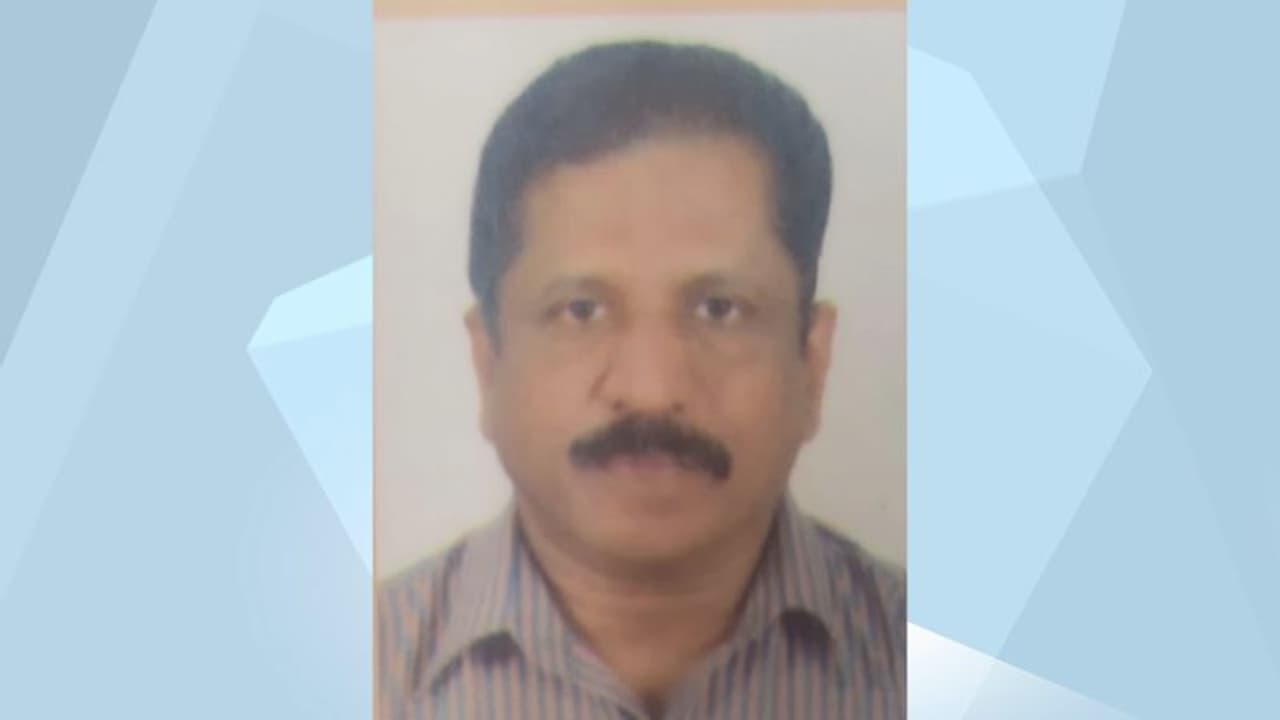 Doctor arrested for bribery : തൃശൂരിൽ കൈക്കൂലി വാങ്ങുന്നതിനിടെ മെഡിക്കൽ കോളേജ് ഡോക്ടർ അറസ്റ്റിൽ Doctor arrested for bribery : തൃശൂരിൽ കൈക്കൂലി വാങ്ങുന്നതിനിടെ മെഡിക്കൽ കോളേജ് ഡോക്ടർ അറസ്റ്റിൽ