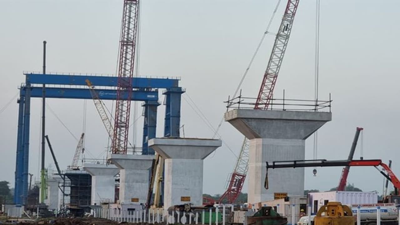 2026 तक बन जाएगा मुंबई अहमदाबाद हाई स्पीड रेल कॉरिडोर, मंत्री ने कहा तेजी से चल रहा निर्माण कार्य 2026 तक बन जाएगा मुंबई अहमदाबाद हाई स्पीड रेल कॉरिडोर, मंत्री ने कहा तेजी से चल रहा निर्माण कार्य