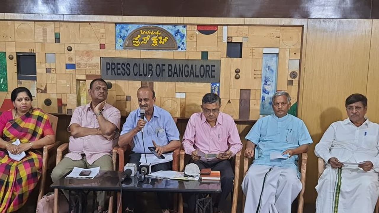 AKBMS Election ಬ್ಯಾಂಕ್ ಹೆಸರಲ್ಲಿ ವಂಚಿಸಿದವರನ್ನು ದೂರ ಇಡಿ, ಬದಲಾವಣೆಗೆ ರಘುನಾಥ್ ಪಣ AKBMS Election ಬ್ಯಾಂಕ್ ಹೆಸರಲ್ಲಿ ವಂಚಿಸಿದವರನ್ನು ದೂರ ಇಡಿ, ಬದಲಾವಣೆಗೆ ರಘುನಾಥ್ ಪಣ