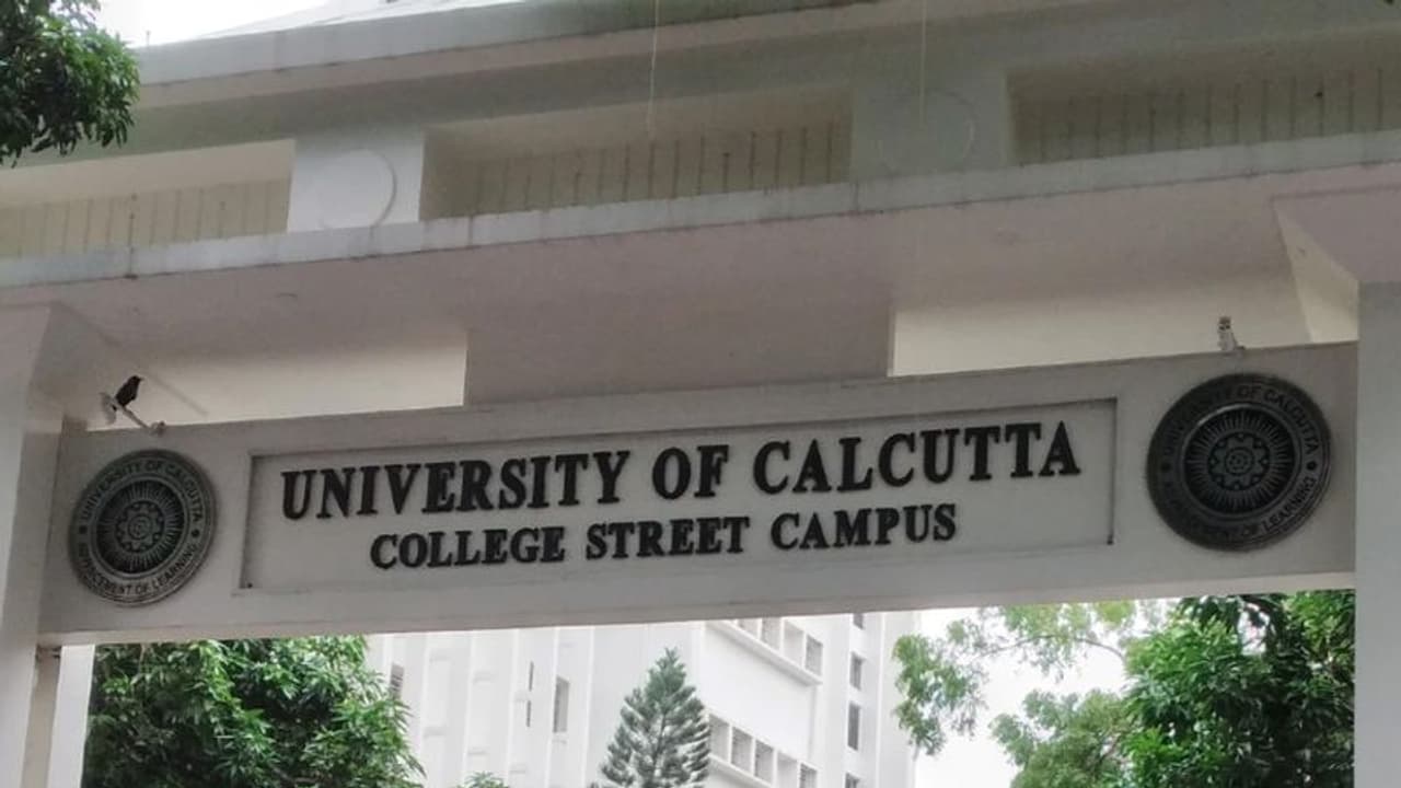 University of Calcutta: ऑनलाइन होंगे UG और PG के एग्जाम, इन सेमेस्टर के छात्रों को मिलेगी राहत University of Calcutta: ऑनलाइन होंगे UG और PG के एग्जाम, इन सेमेस्टर के छात्रों को मिलेगी राहत
