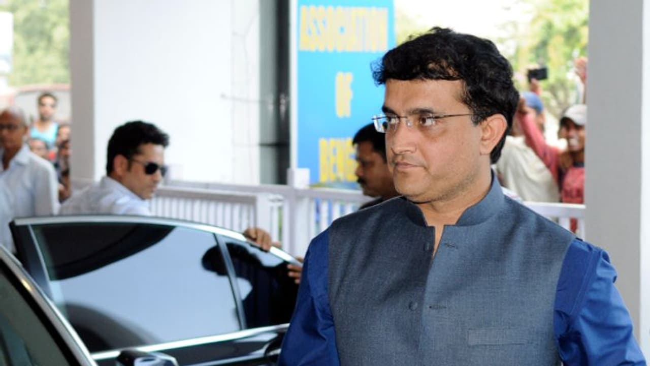 Virat Kohli : കോലിക്ക് പകരം രോഹിത് ശര്മ്മക്ക് ഏകദിന ക്യാപ്റ്റന്സി; ഗാംഗുലിക്ക് കയ്യടിച്ച് പാക് മുന്താരം Virat Kohli : കോലിക്ക് പകരം രോഹിത് ശര്മ്മക്ക് ഏകദിന ക്യാപ്റ്റന്സി; ഗാംഗുലിക്ക് കയ്യടിച്ച് പാക് മുന്താരം