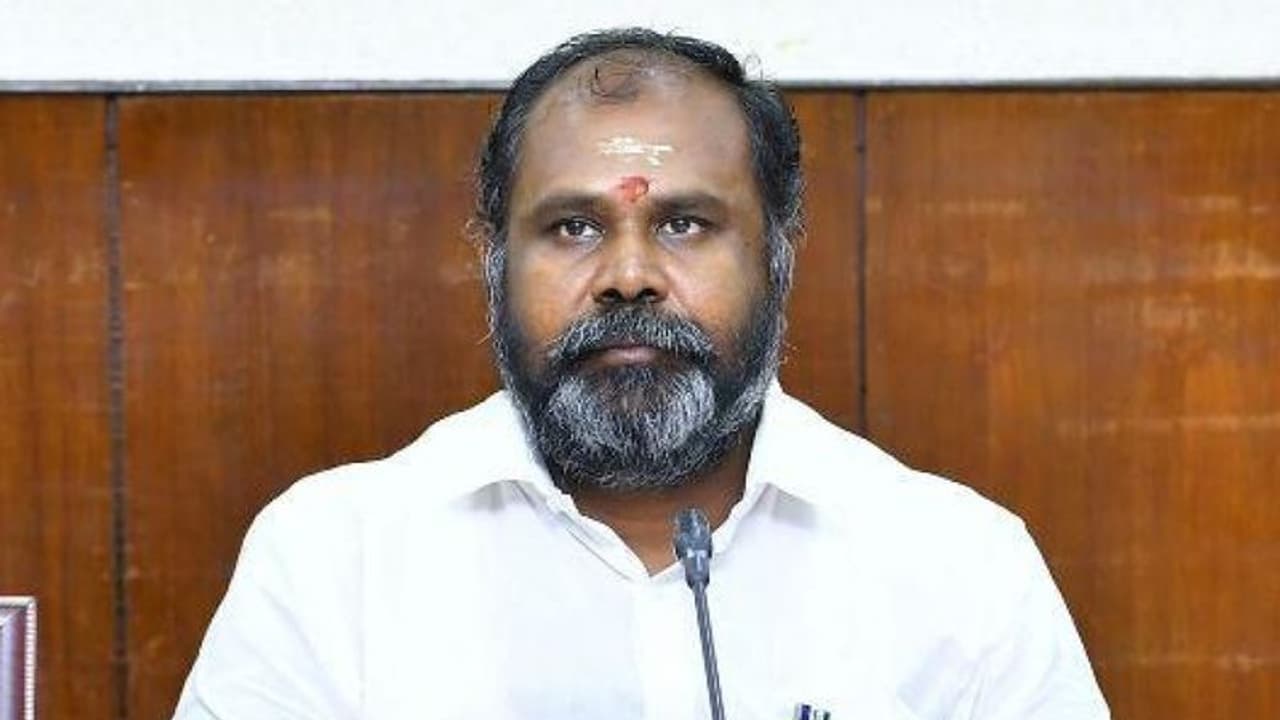 மோடியுடன் நெருக்கம் ஏமாற்று வேலை.. 'கோ பேக் மோடி' இன்று 'கம் பேக் மோடியா'.? ஸ்டாலினை உலுக்கும் RB.உதயகுமார்