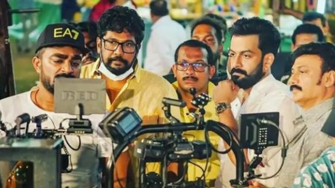 Kaduva Movie : പൃഥ്വിരാജ് ചിത്രം 'കടുവ'യുടെ റിലീസ് തടഞ്ഞ് കോടതി Kaduva Movie : പൃഥ്വിരാജ് ചിത്രം 'കടുവ'യുടെ റിലീസ് തടഞ്ഞ് കോടതി