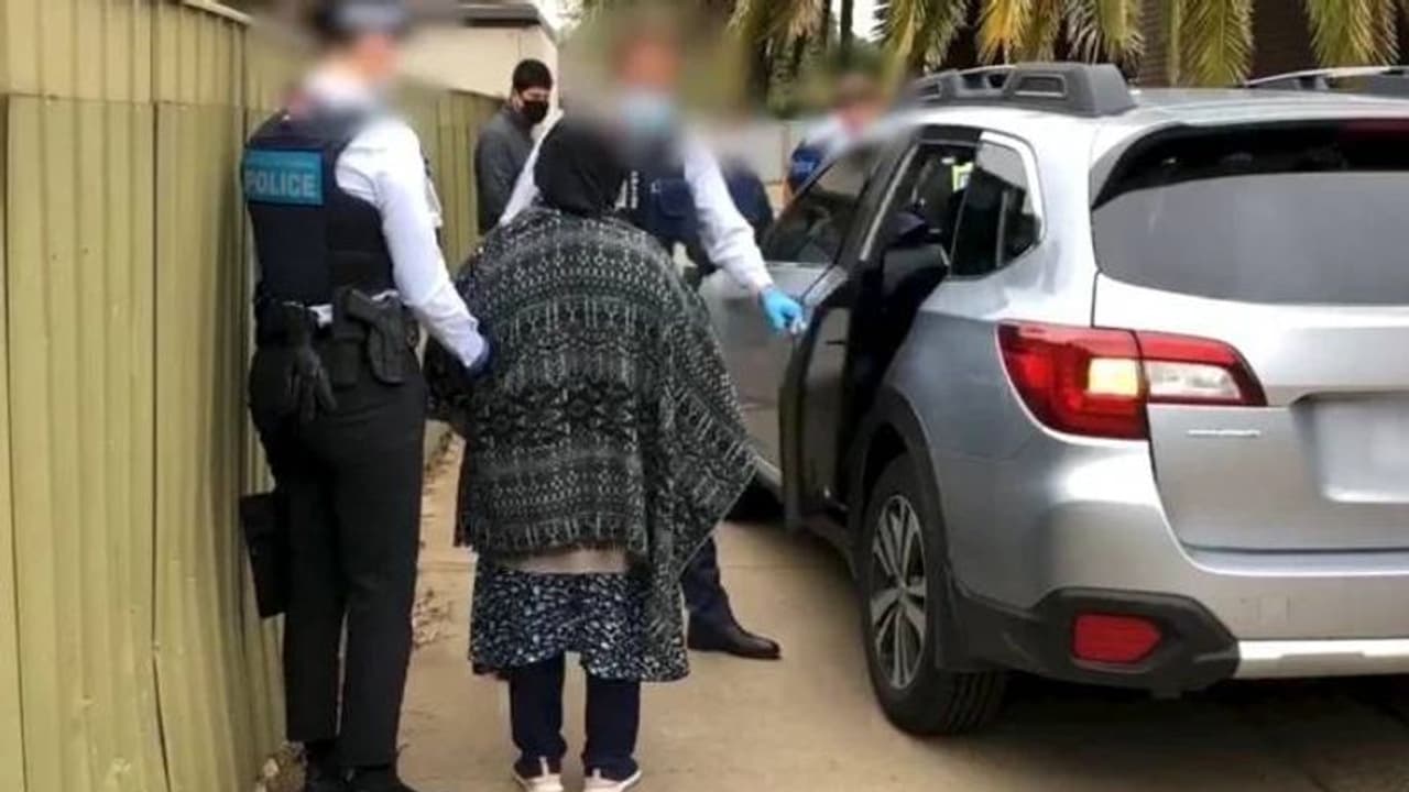 Ruqia Haidari : 11 ലക്ഷം മഹർ വാങ്ങി, മകളെ നിർബന്ധിച്ച് വിവാഹം കഴിപ്പിച്ചു, തള്ളിവിട്ടത് മരണത്തിലേക്ക്, വിചാരണ Ruqia Haidari : 11 ലക്ഷം മഹർ വാങ്ങി, മകളെ നിർബന്ധിച്ച് വിവാഹം കഴിപ്പിച്ചു, തള്ളിവിട്ടത് മരണത്തിലേക്ക്, വിചാരണ