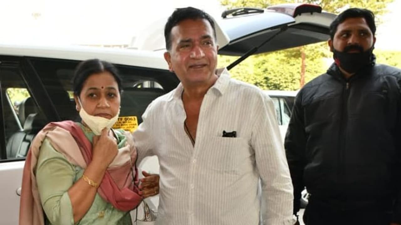 Vicky Kaushal's dad Sham Kaushal does rope workout, video