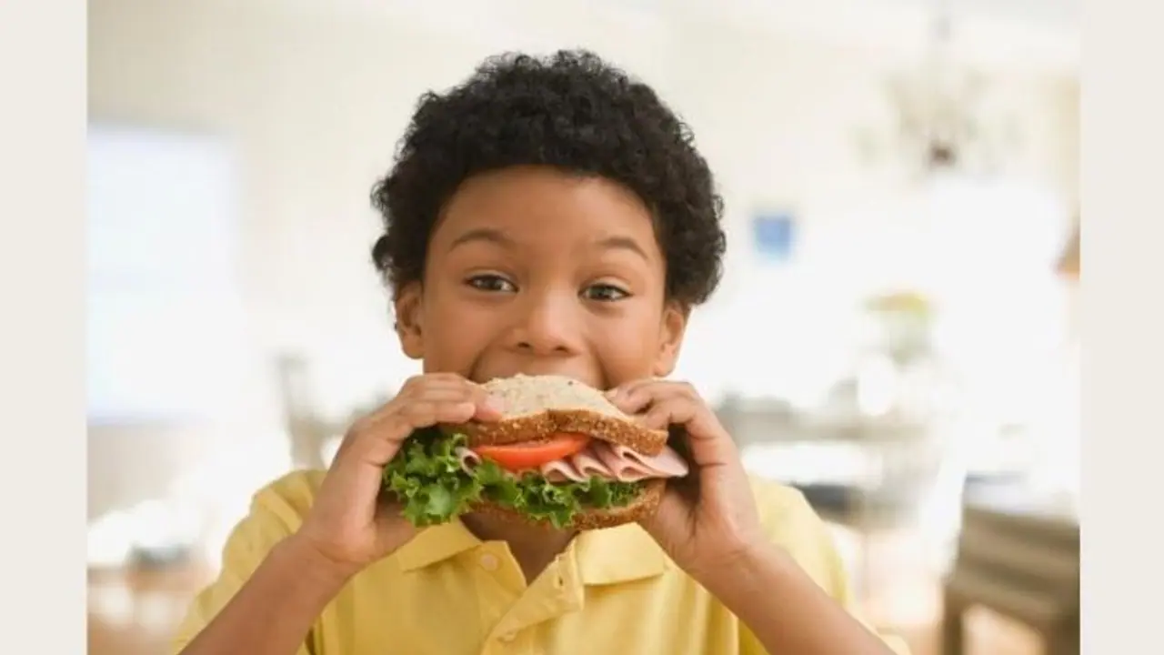 ঘুম থেকে উঠে খালি পেটে ভুলেও খাবেন না এই খাবারগুলি, অজান্তেই বিপদ ডেকে আনবেন নিজের ঘুম থেকে উঠে খালি পেটে ভুলেও খাবেন না এই খাবারগুলি, অজান্তেই বিপদ ডেকে আনবেন নিজের