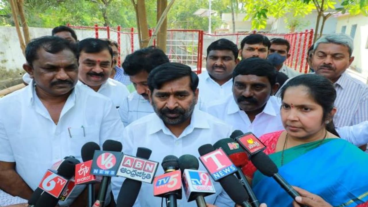 Nalgonda MLC Election 2021: కాంగ్రెస్ ఓట్లు కూడా టీఆర్ఎస్ కే: మంత్రి జగదీష్ రెడ్డి సంచలనం Nalgonda MLC Election 2021: కాంగ్రెస్ ఓట్లు కూడా టీఆర్ఎస్ కే: మంత్రి జగదీష్ రెడ్డి సంచలనం