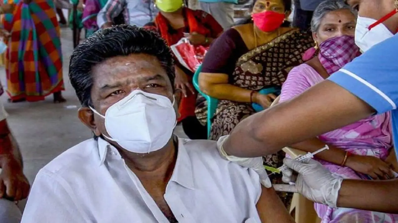 Vaccination camp : தமிழகம் முழுவதும் நாளை 14வது மெகா தடுப்பூசி முகாம்… தயார் நிலையில் 50,000 மையங்கள்!! Vaccination camp : தமிழகம் முழுவதும் நாளை 14வது மெகா தடுப்பூசி முகாம்… தயார் நிலையில் 50,000 மையங்கள்!!