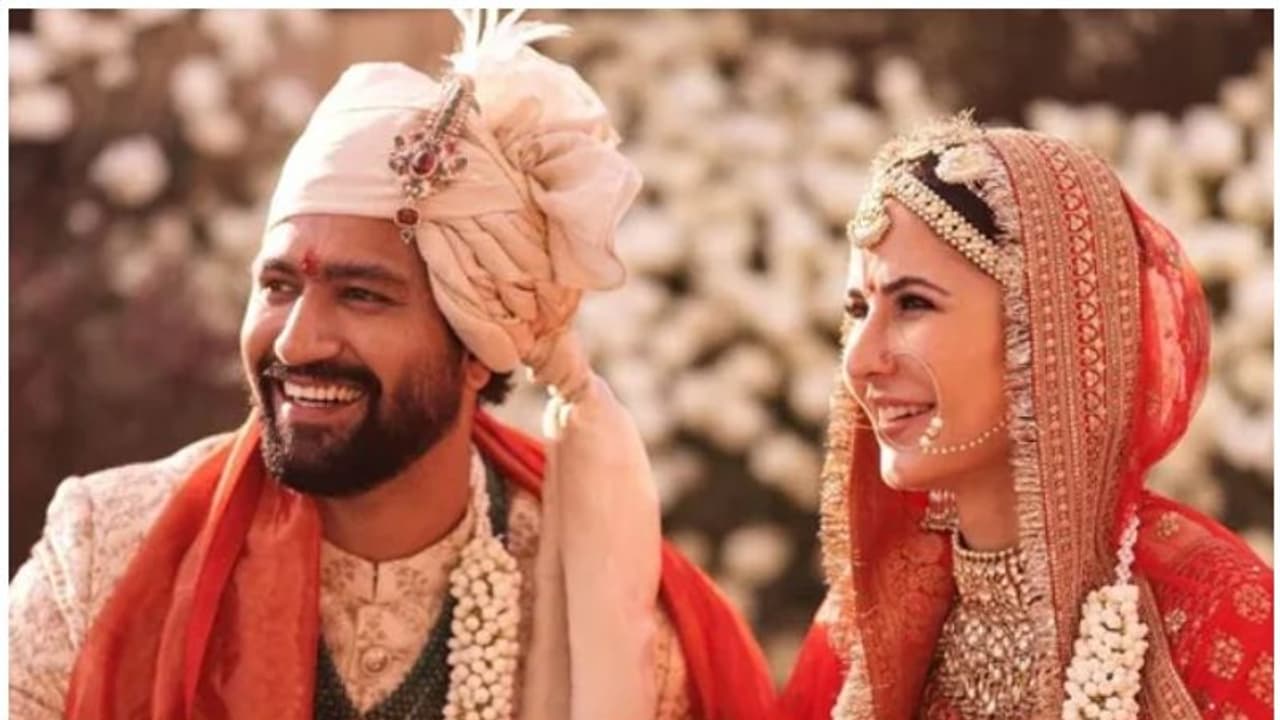Katrina Vicky Married : ভালবাসার মিলনে উষ্ণতার ছোঁয়া, ভিক্যাটকে শুভেচ্ছা কন্ডোম সংস্থার Katrina Vicky Married : ভালবাসার মিলনে উষ্ণতার ছোঁয়া, ভিক্যাটকে শুভেচ্ছা কন্ডোম সংস্থার