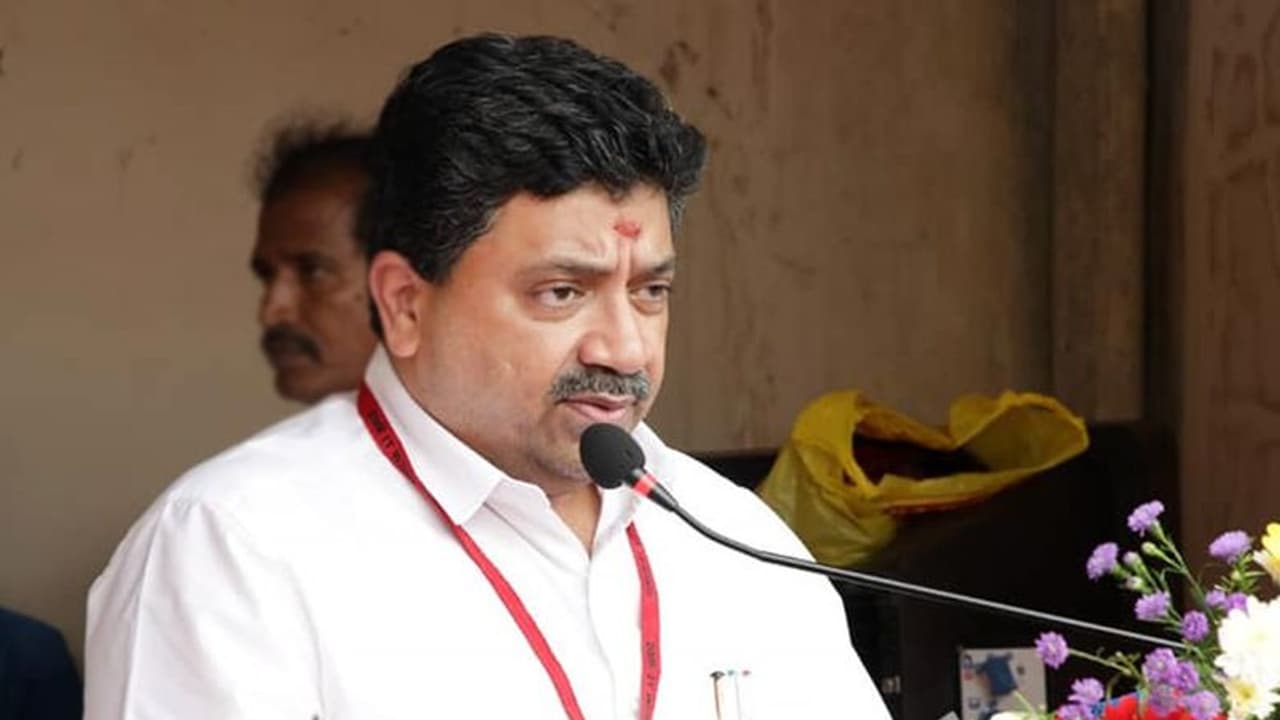 ஸ்டாலின் அள்ளிவிட்ட வாக்குறுதிகள்.. PTR தலையில் பிரஷர்.. பதவி ராஜினாமாவுக்கு காரணம் இதுதான்? சவுக்கு பகீர். ஸ்டாலின் அள்ளிவிட்ட வாக்குறுதிகள்.. PTR தலையில் பிரஷர்.. பதவி ராஜினாமாவுக்கு காரணம் இதுதான்? சவுக்கு பகீர்.