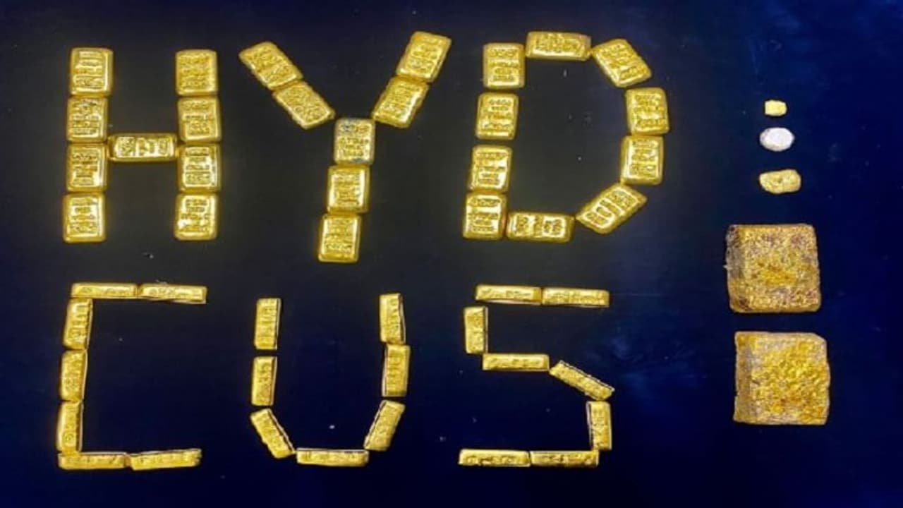 दुबई से 7.3Kg सोना Rectum में छिपाकर लाए थे चार सूडानी यात्री, Hyderabad airport पर खुला भेद दुबई से 7.3Kg सोना Rectum में छिपाकर लाए थे चार सूडानी यात्री, Hyderabad airport पर खुला भेद