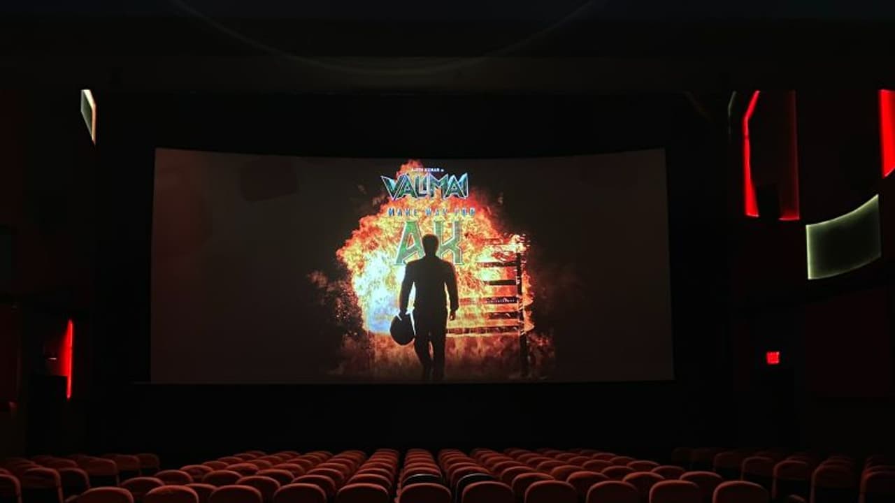 Valimai in Theatre : திரையரங்கில் வெளியான வலிமை... ஆரம்பமான வலிமை கொண்டாட்டம் Valimai in Theatre : திரையரங்கில் வெளியான வலிமை... ஆரம்பமான வலிமை கொண்டாட்டம்