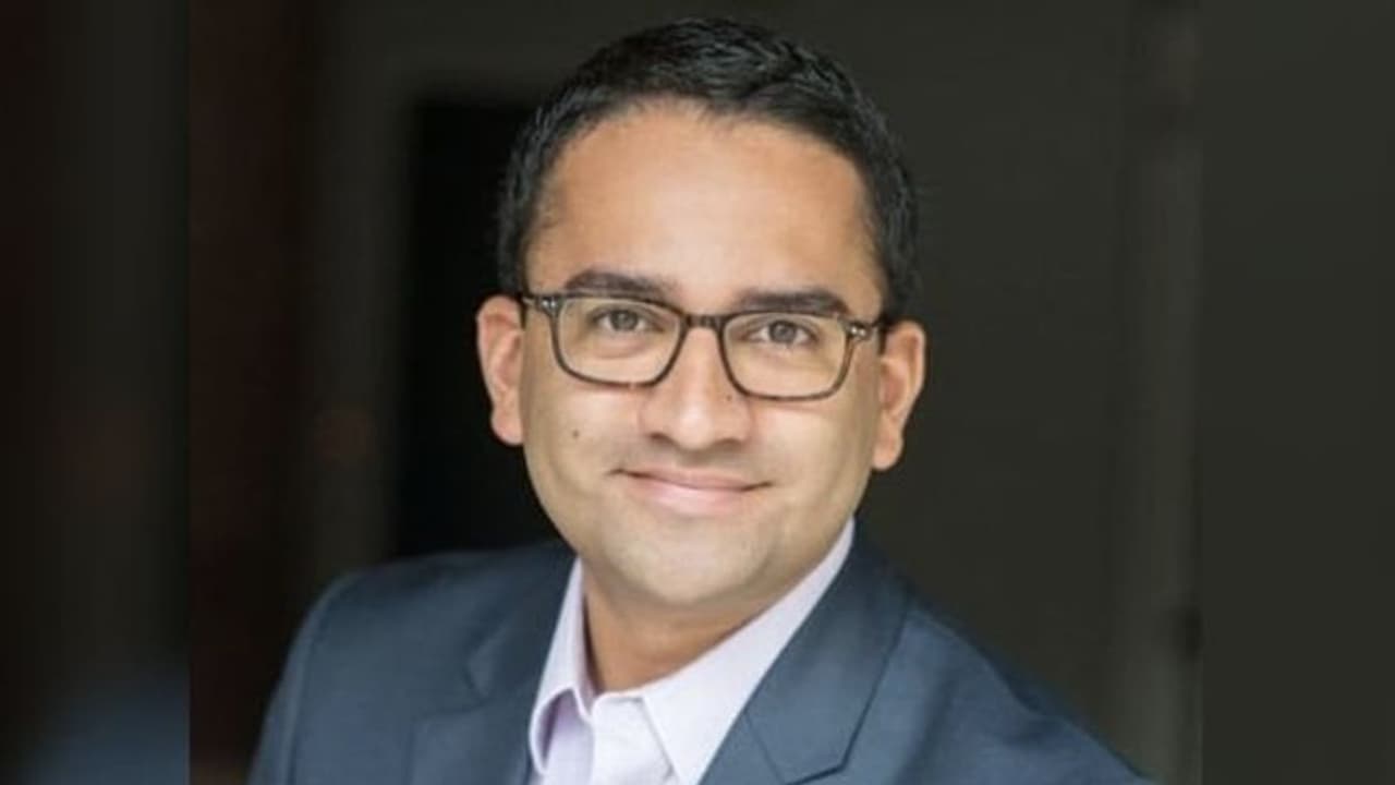 Gautam Raghavan: হোয়াইট হাউসের বড় দায়িত্বে ভারতীয়, জো বাইডেনের প্রধান উপদেষ্টা গৌতম রাঘবন Gautam Raghavan: হোয়াইট হাউসের বড় দায়িত্বে ভারতীয়, জো বাইডেনের প্রধান উপদেষ্টা গৌতম রাঘবন