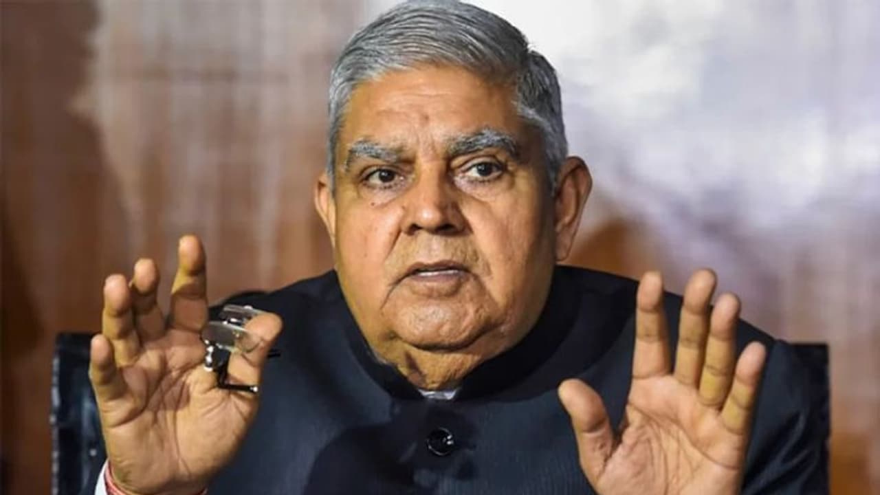 বিধানসভার অধিবেশন রাত ২টোয়, টুইট করে রাজ্যপাল বললেন 'নজিরবিহীন'