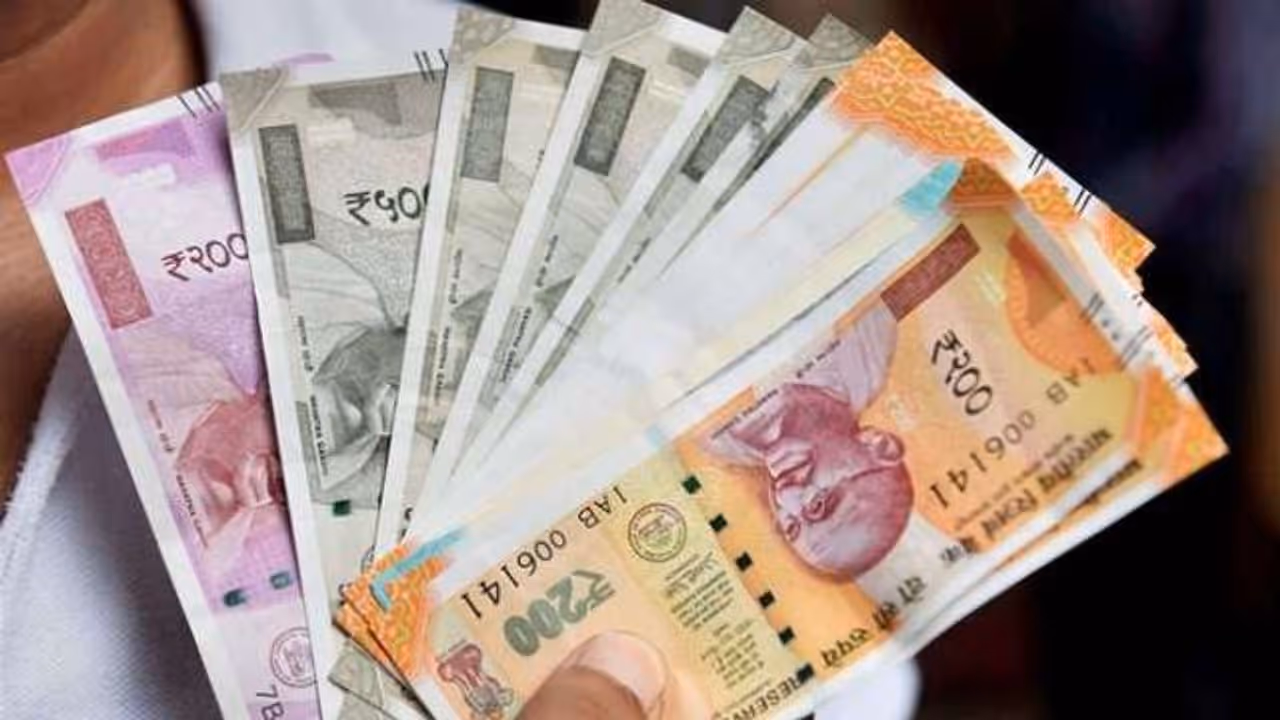 कोरोना काल में आम कर्मचारियों से 130 गुना बढ़ी CEO लेवल के इंप्लॉई की सैलरी, जानें डिटेल