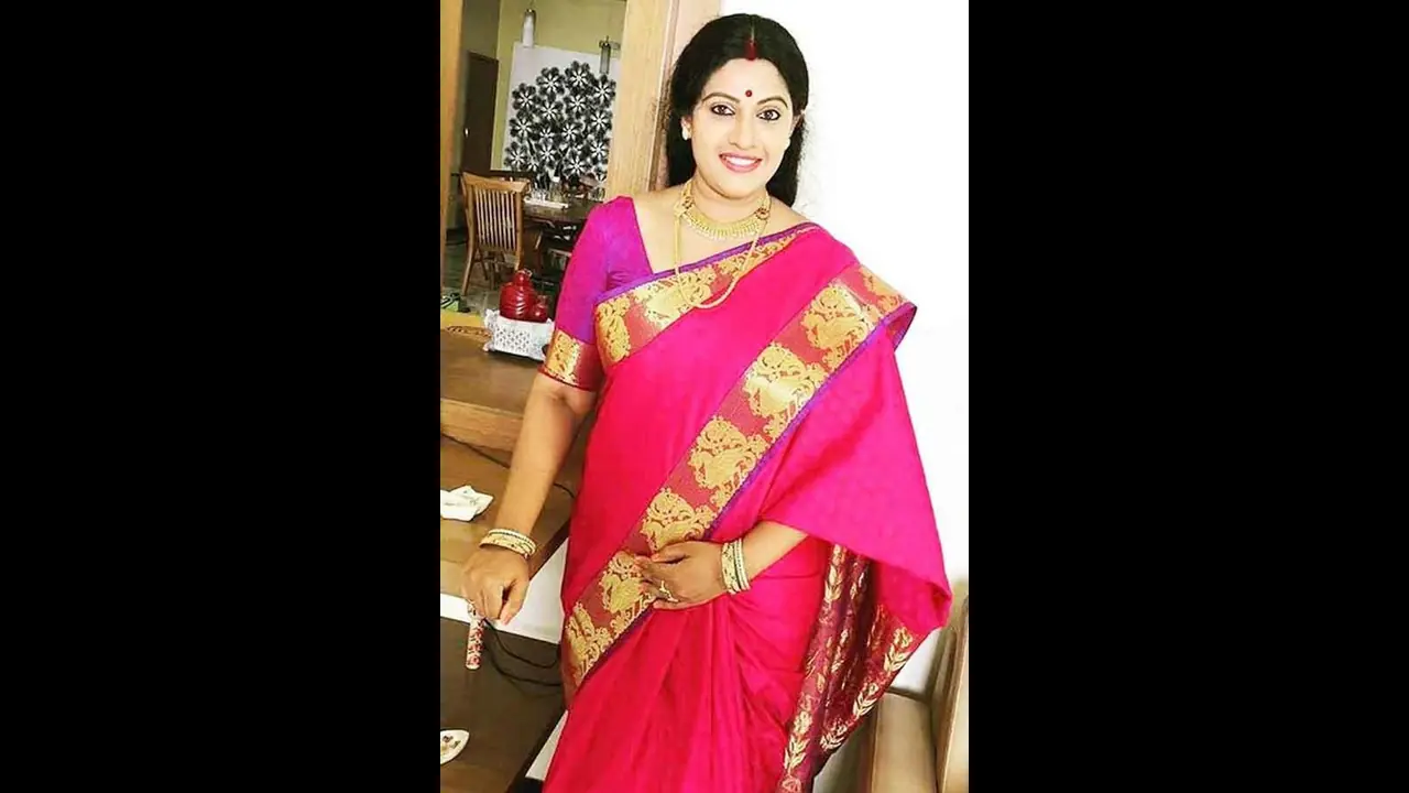 MeeraKrishna :"சீரியல்களில் மாமியார் ரோல் "நிஜத்தில் 90'ஸ் கிட்டா?ஸ்ரீகாந்துடன் மீரா கிருஷ்ணா வெளியிட்ட பதிவு