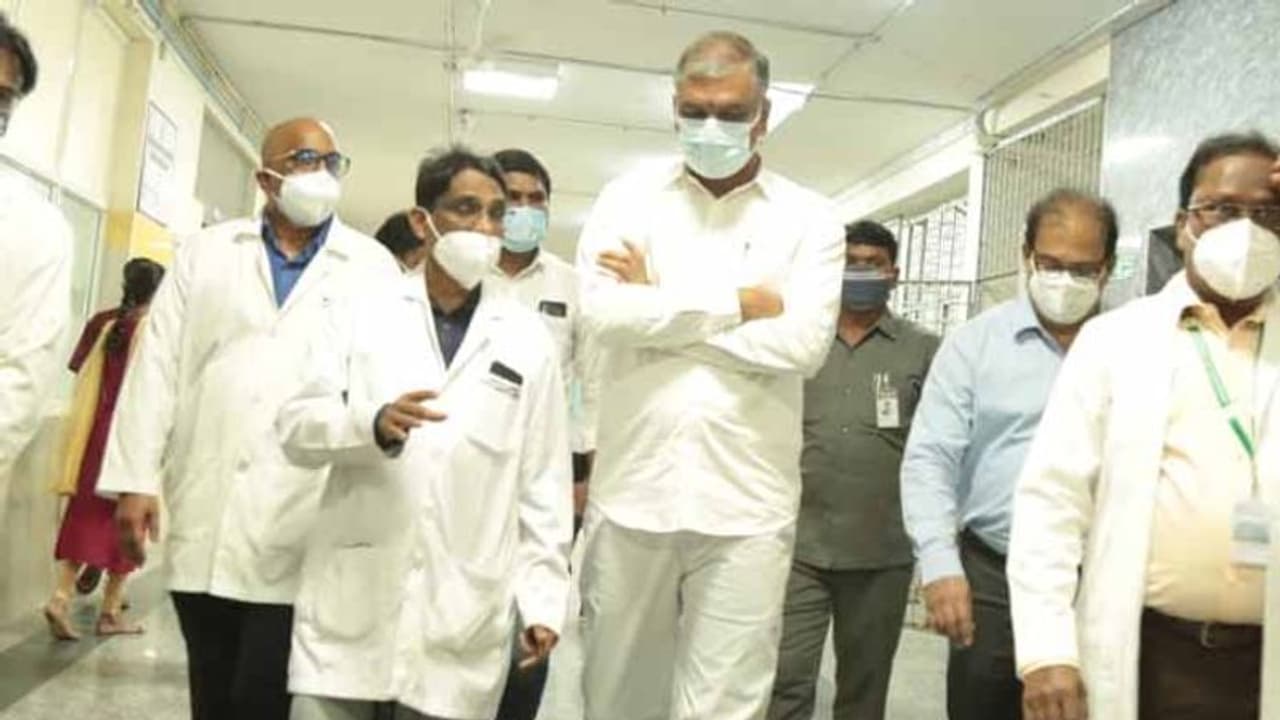 క్రిస్మస్, న్యూఇయర్ పై హైకోర్టు ఆదేశాలు గౌరవిస్తాం: మంత్రి హరీష్ రావు