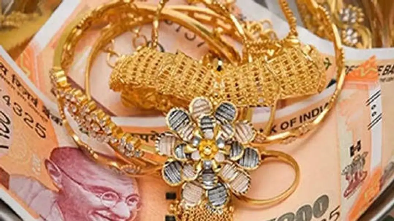 ഉടനടി പണം, ഗോൾഡ് ലോണുകൾ എന്തെളുപ്പം! സ്വർണ്ണവായ്പയ്ക്ക് ഏറ്റവും കുറഞ്ഞ പലിശ ഈടാക്കുന്ന 5 ബാങ്കുകൾ, അറിയാം ഉടനടി പണം, ഗോൾഡ് ലോണുകൾ എന്തെളുപ്പം! സ്വർണ്ണവായ്പയ്ക്ക് ഏറ്റവും കുറഞ്ഞ പലിശ ഈടാക്കുന്ന 5 ബാങ്കുകൾ, അറിയാം