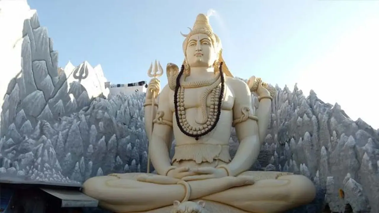 ভগবান শিবের ছবি রাখার আগে জেনে নিন বাস্তু মত, ভুল দিকে ছবি রাখলে হতে পারে অমঙ্গল ভগবান শিবের ছবি রাখার আগে জেনে নিন বাস্তু মত, ভুল দিকে ছবি রাখলে হতে পারে অমঙ্গল