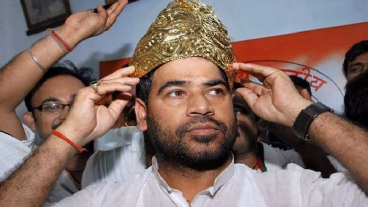 कभी साधु यादव की बोलती थी तूती, 'गंगाजल' फिल्म बनी, आज सगा भांजा दे रहा गर्दा उड़ाने की धमकी कभी साधु यादव की बोलती थी तूती, 'गंगाजल' फिल्म बनी, आज सगा भांजा दे रहा गर्दा उड़ाने की धमकी