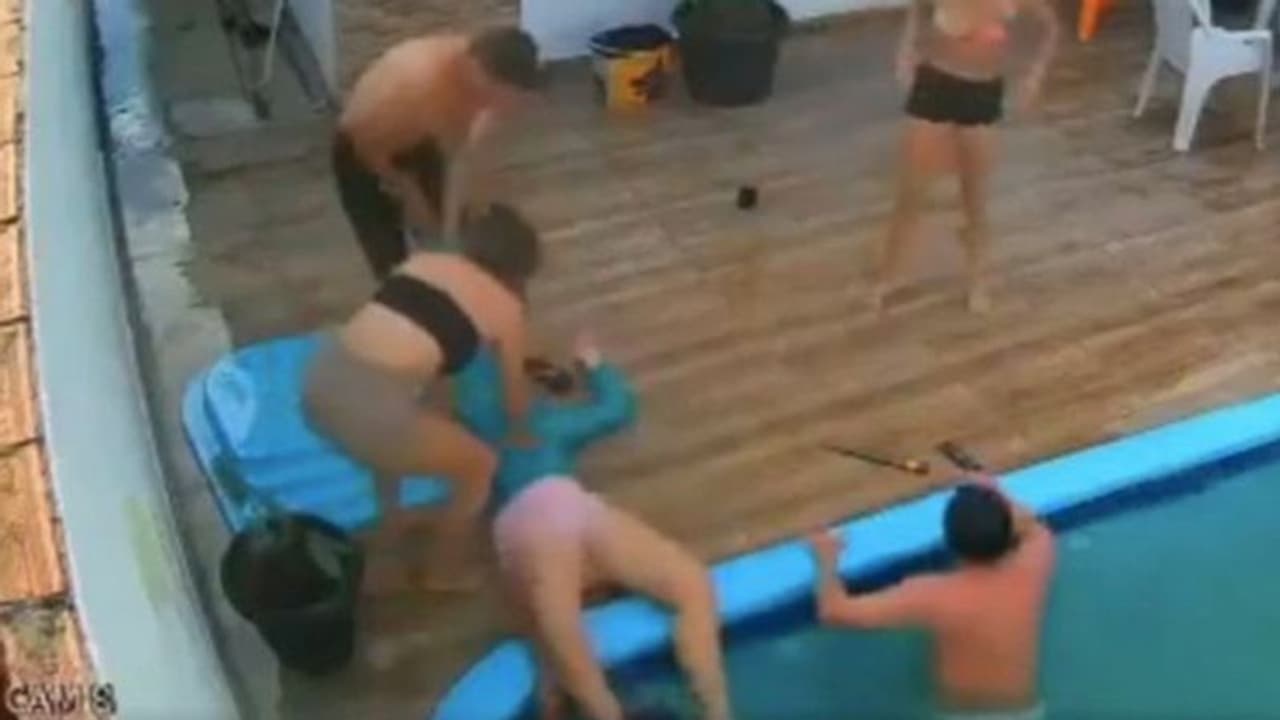 Shocking: चाकू से काटने पड़े 13 साल की बच्ची के बाल, पूल में नहाते वक्त ऐसे हुआ मौत से सामना Shocking: चाकू से काटने पड़े 13 साल की बच्ची के बाल, पूल में नहाते वक्त ऐसे हुआ मौत से सामना