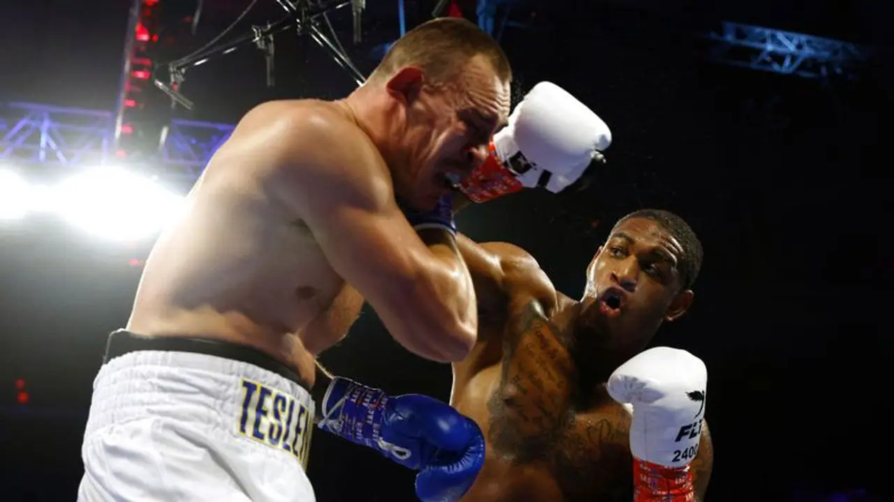 Undefeated heavyweight boxer Jared Anderson demolishes Oleksandr Teslenko with 1 punch knockout