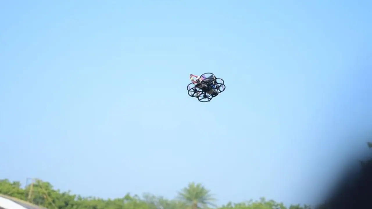 Drone School: ड्रोन टेक्नोलॉजी से 3 लाख युवाओं को रोजगार के अवसर, जानें कहां मिलेगा प्रशिक्षण Drone School: ड्रोन टेक्नोलॉजी से 3 लाख युवाओं को रोजगार के अवसर, जानें कहां मिलेगा प्रशिक्षण