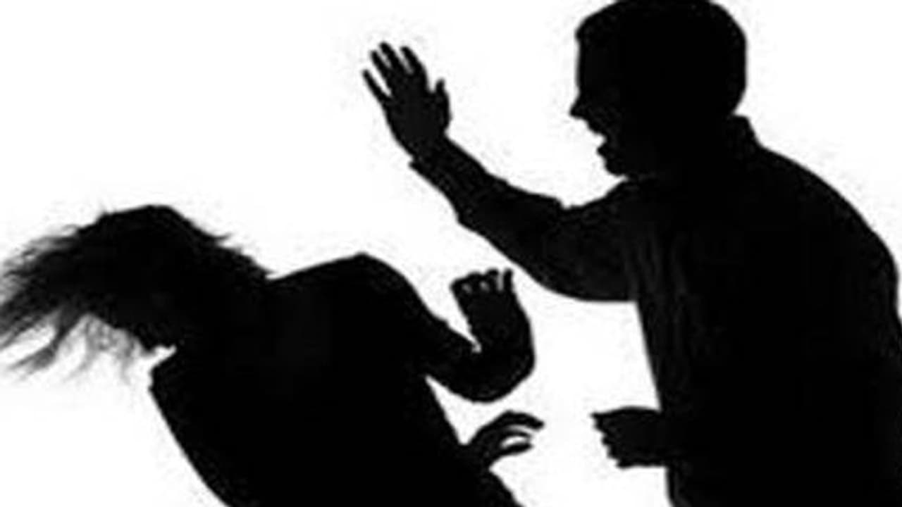 PM Modi की सुरक्षा में तैनात जवान ने पत्नी और साली को पीटा..बोला जान से मार दूंगा और कोई मेरा कुछ नहीं कर सकता PM Modi की सुरक्षा में तैनात जवान ने पत्नी और साली को पीटा..बोला जान से मार दूंगा और कोई मेरा कुछ नहीं कर सकता