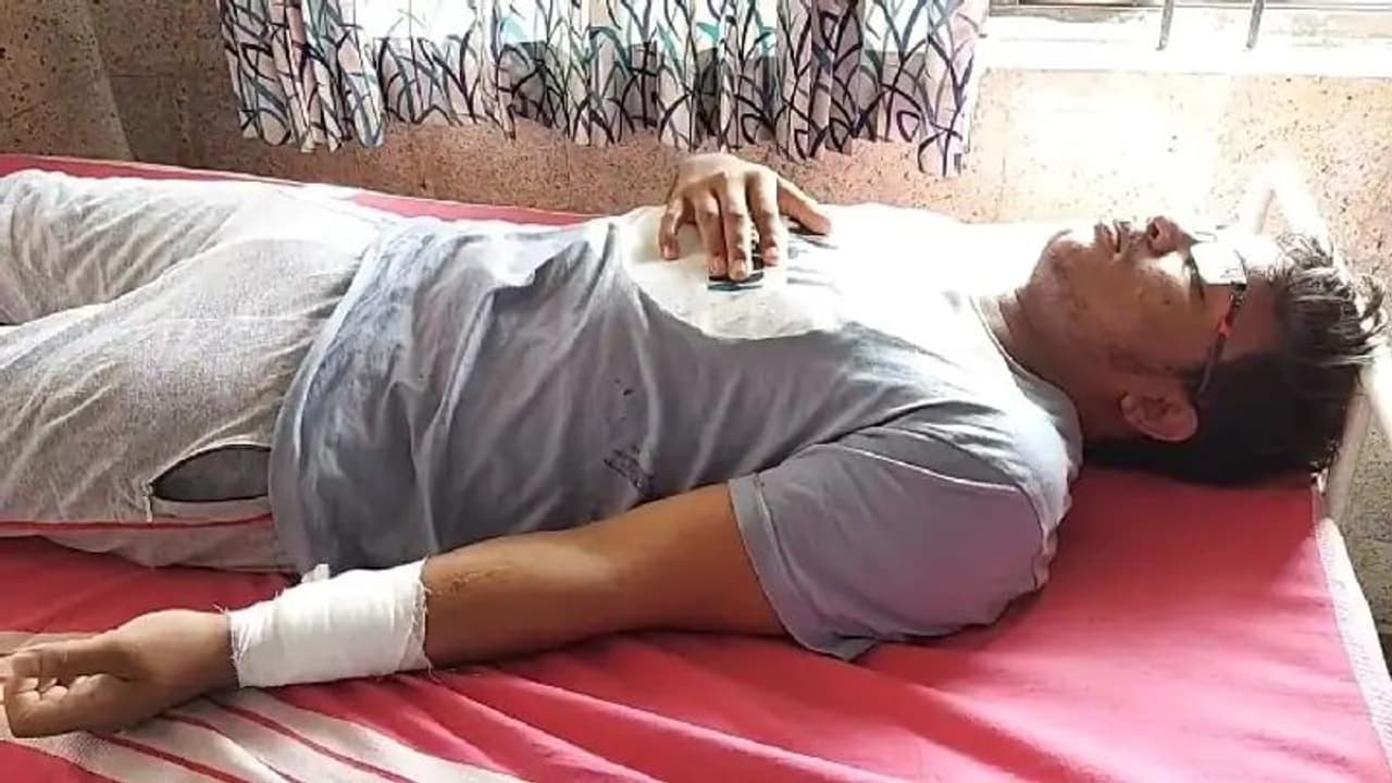 அவங்க ராகிங் என்னால தாங்க முடியல..வாட்ஸ் அப் ஸ்டேட்டஸ் பதிவு..மருத்துவ மாணவன் வீபரிதம்.. அவங்க ராகிங் என்னால தாங்க முடியல..வாட்ஸ் அப் ஸ்டேட்டஸ் பதிவு..மருத்துவ மாணவன் வீபரிதம்..