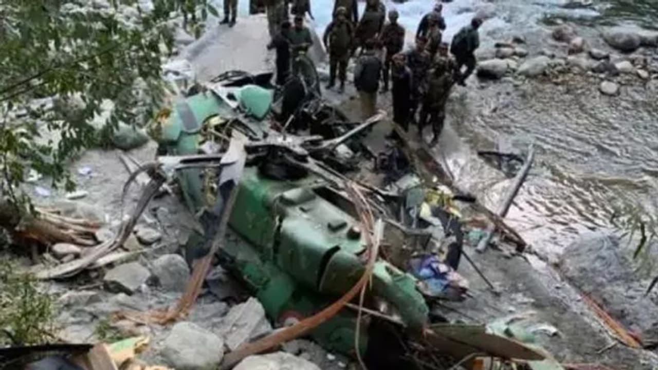 Fact Check: क्या ये तस्वीर CDS Bipin Rawat के प्लेन क्रैश की है, जानें क्या है वायरल पोस्ट का सच? Fact Check: क्या ये तस्वीर CDS Bipin Rawat के प्लेन क्रैश की है, जानें क्या है वायरल पोस्ट का सच?