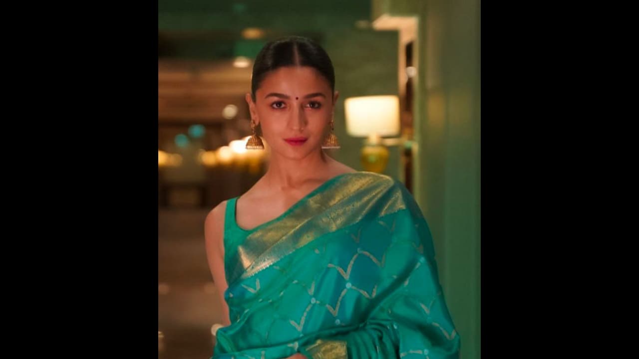 কত কোটিতে বিক্রি হল 'ডার্লিং' আলিয়া, প্রথম প্রযোজনা এবার ওটিটি তে মুক্তি কত কোটিতে বিক্রি হল 'ডার্লিং' আলিয়া, প্রথম প্রযোজনা এবার ওটিটি তে মুক্তি