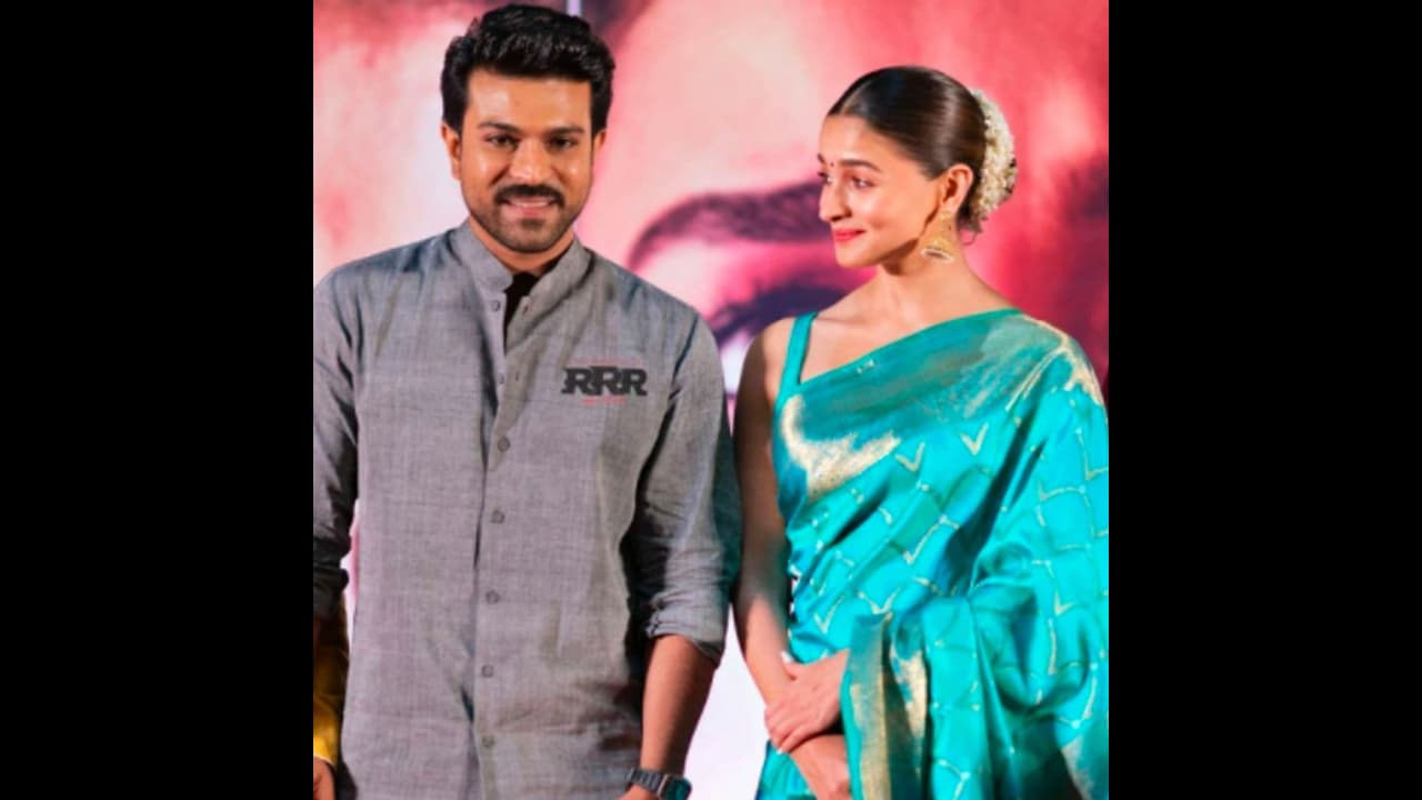 Bigg Boss Telugu 5: గ్రాండ్ ఫినాలేకి ఊహించని గెస్ట్ లు.. టాలీవుడ్ టూ బాలీవుడ్ స్టార్స్ Bigg Boss Telugu 5: గ్రాండ్ ఫినాలేకి ఊహించని గెస్ట్ లు.. టాలీవుడ్ టూ బాలీవుడ్ స్టార్స్