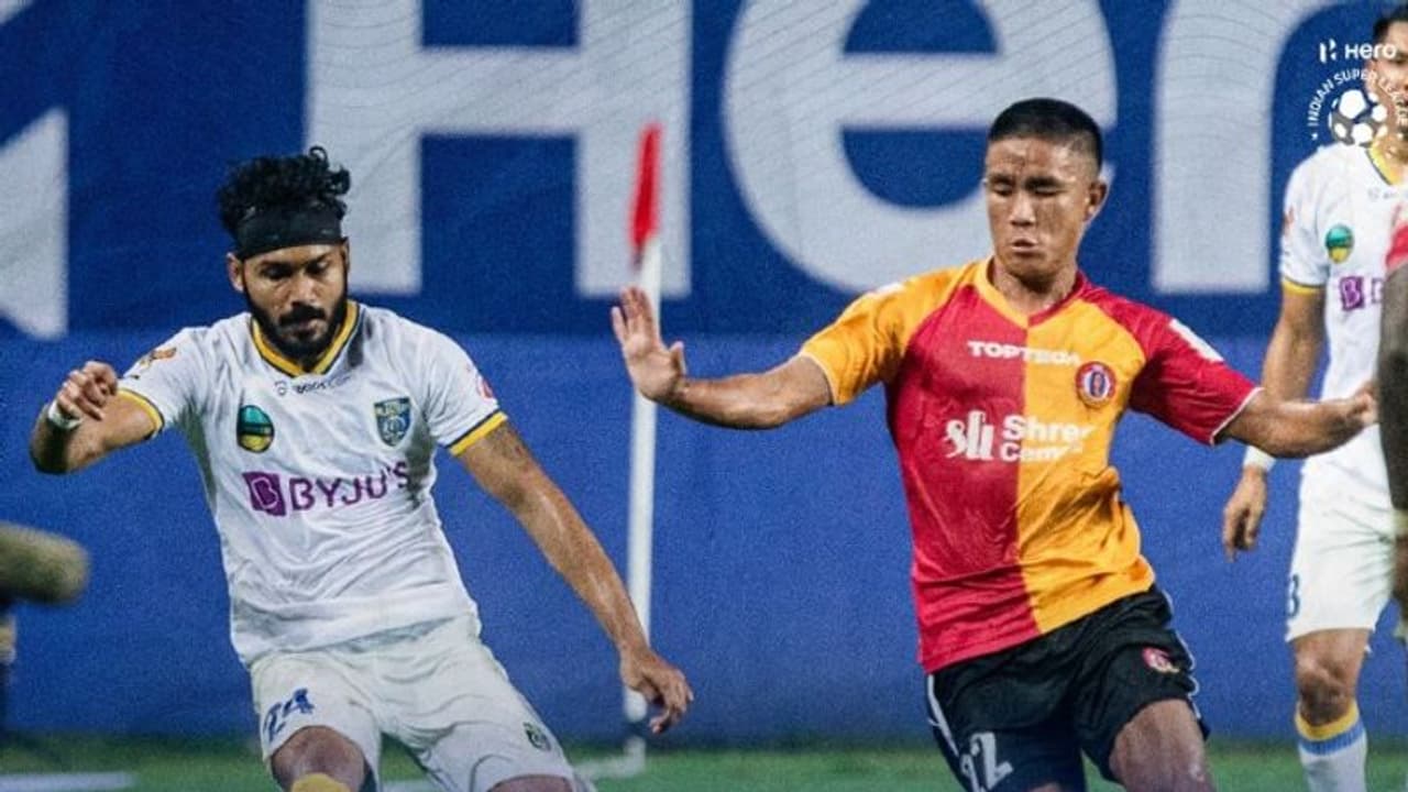 ISL : കേരള ബ്ലാസ്റ്റേഴ്സിന്റെ രണ്ട് ഗോളുകള് നിഷേധിച്ചു; ഈസ്റ്റ് ബംഗാള് സമനിലയില് തളച്ചു ISL : കേരള ബ്ലാസ്റ്റേഴ്സിന്റെ രണ്ട് ഗോളുകള് നിഷേധിച്ചു; ഈസ്റ്റ് ബംഗാള് സമനിലയില് തളച്ചു