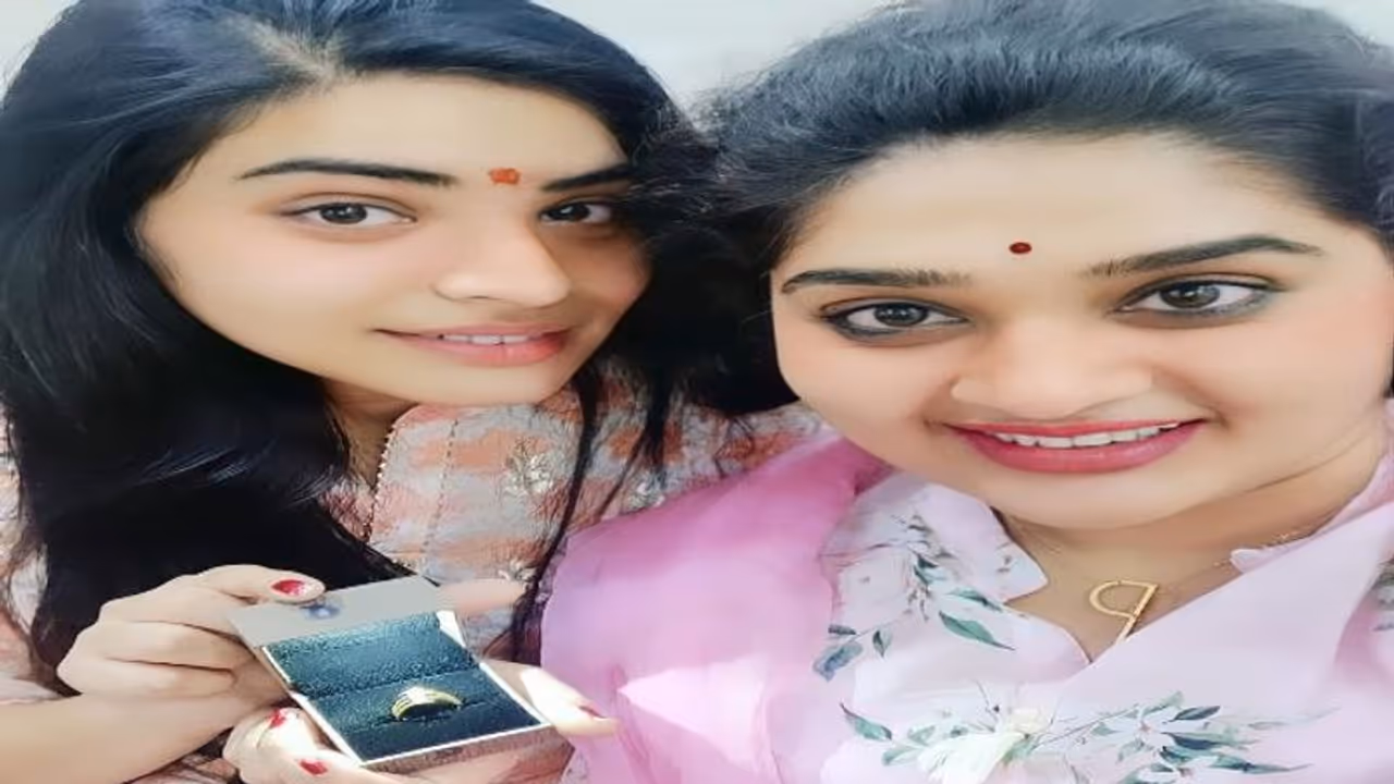 BIG BOSS5: ; పింకీకి కాస్ట్లీ గిఫ్ట్ ఇచ్చి సర్ ప్రైజ్ చేసిన ప్రియ BIG BOSS5: ; పింకీకి కాస్ట్లీ గిఫ్ట్ ఇచ్చి సర్ ప్రైజ్ చేసిన ప్రియ