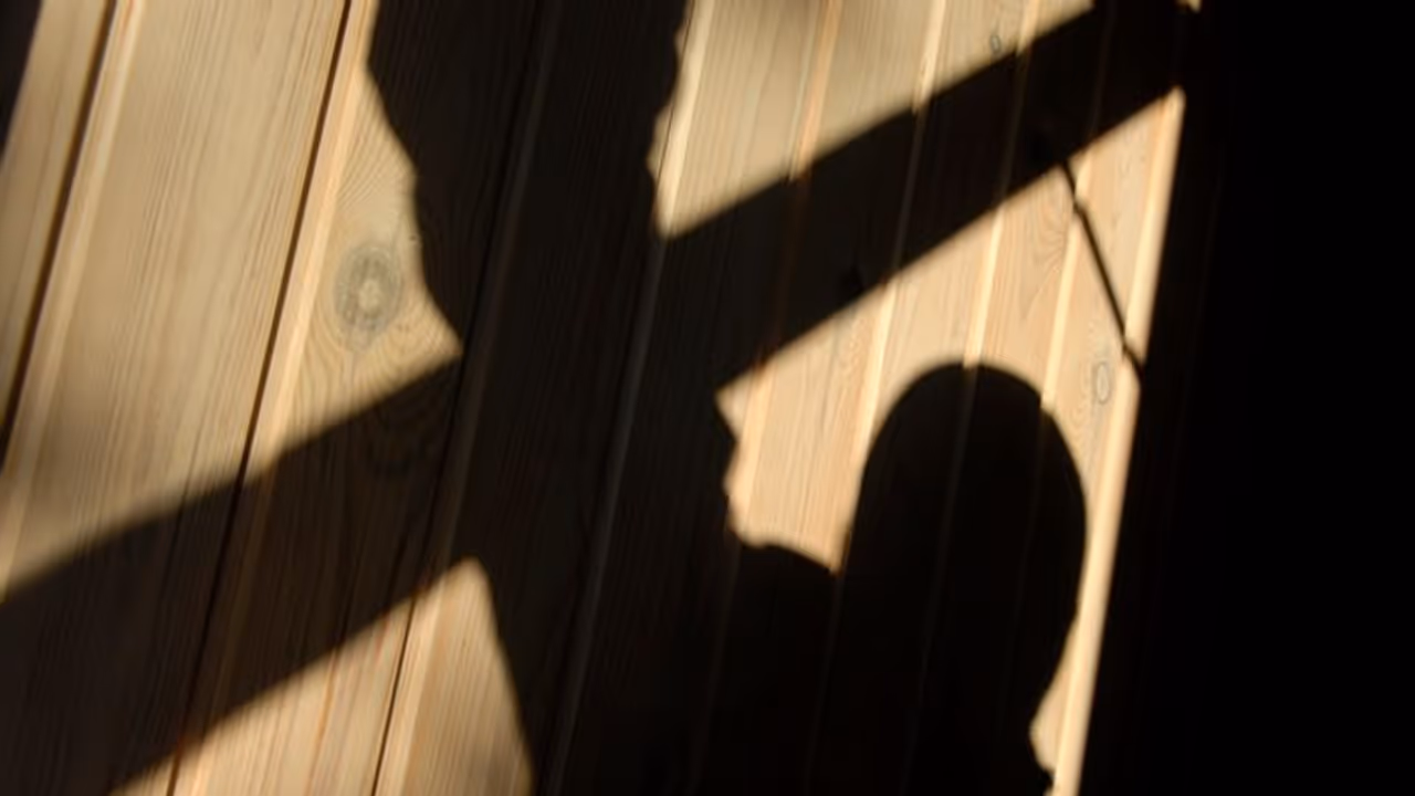 Gujarat Crime: ಪತ್ನಿ ಸಹಾಯದಿಂದ ಅಪ್ರಾಪ್ತೆ ರೇಪ್‌ ಮಾಡಿದ ಗಂಡ, ಇಬ್ಬರೂ ಅರೆಸ್ಟ್‌!