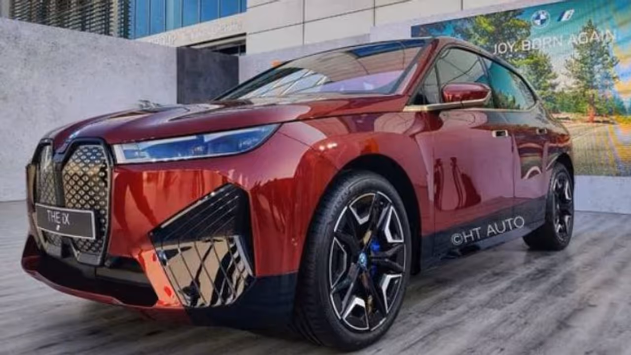 BMW : இந்தியாவில் அறிமுகமானது பி.எம்.டபிள்யூ எலெக்ட்ரிக் கார்... விலை தெரிஞ்சா ஷாக் ஆகிடுவீங்க BMW : இந்தியாவில் அறிமுகமானது பி.எம்.டபிள்யூ எலெக்ட்ரிக் கார்... விலை தெரிஞ்சா ஷாக் ஆகிடுவீங்க