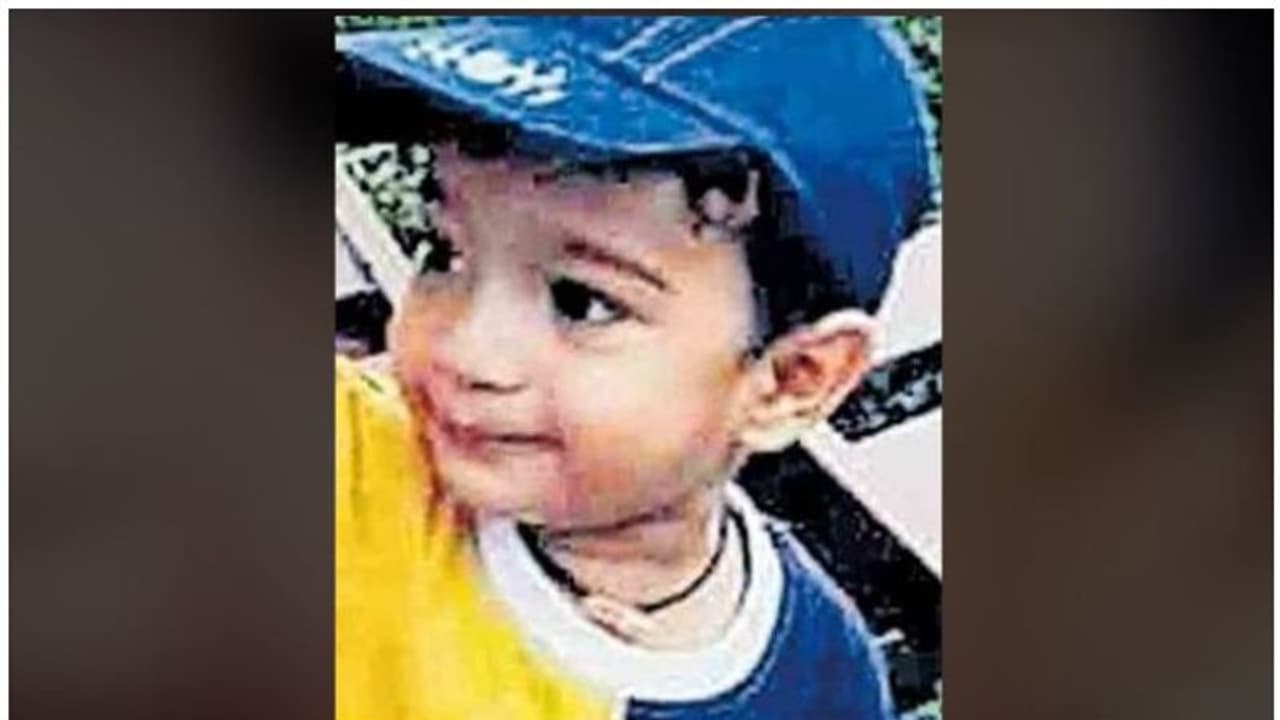 Accident : വീട്ടുമുറ്റത്ത് അച്ഛനോടിച്ച കാറിനടിയില്‍പ്പെട്ട് രണ്ടുവയസ്സുകാരന് ദാരുണാന്ത്യം